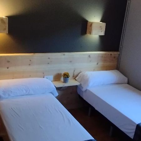 Hostal Casa Pirineus & Deportes De Aventura Baró Esterno foto