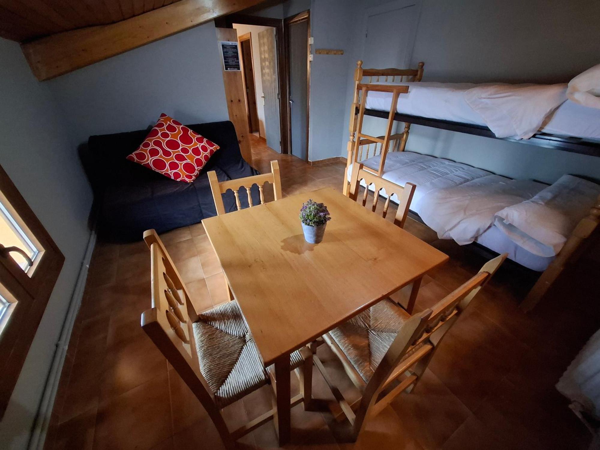 Hostal Casa Pirineus & Deportes De Aventura Baró Esterno foto